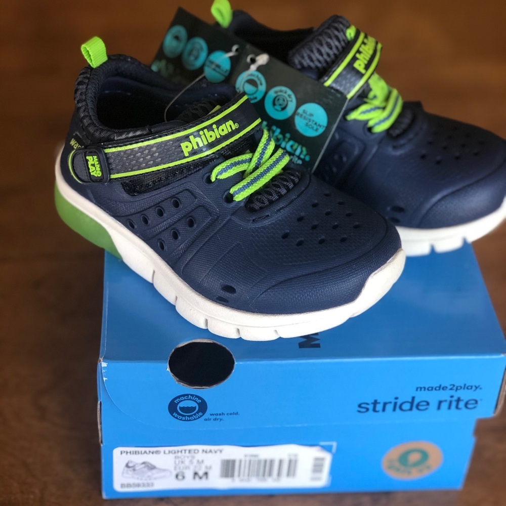 Stride Rite toddler phibian lighted sneakers 6M